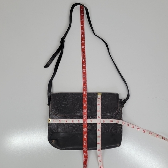 Vintage Debra‎ Lynne Tooled Leather Shoulder Bag Toucan Leaf Flap Closure Smooth - Picture 10 of 17